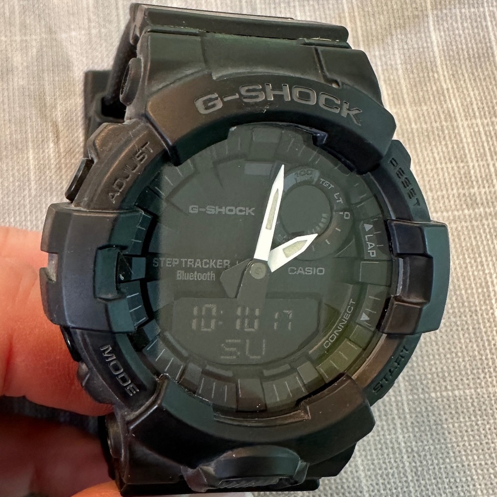 Casio G Shock GBA-200 (5554) step tracker, digital, analog, bluetooth